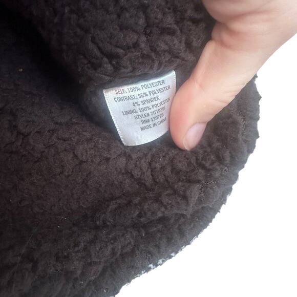 Miami Black and white plaid fluffy vest size small - Picture 3 of 6